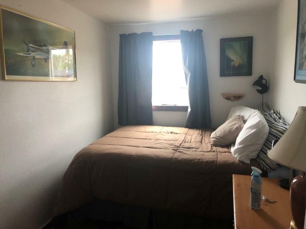 The Runway House Bed & Breakfast Cantwell Екстериор снимка