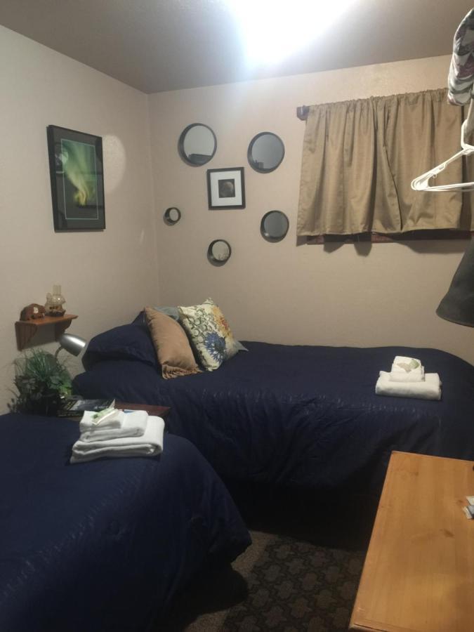 The Runway House Bed & Breakfast Cantwell Екстериор снимка