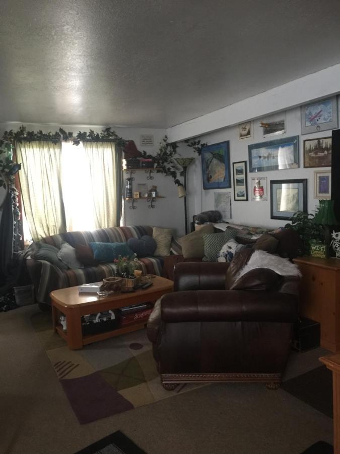 The Runway House Bed & Breakfast Cantwell Екстериор снимка