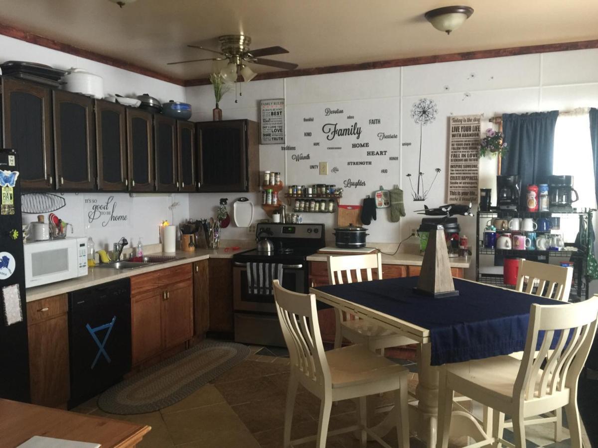 The Runway House Bed & Breakfast Cantwell Екстериор снимка